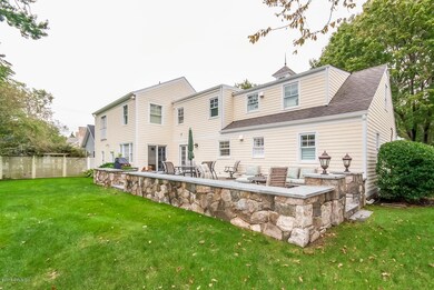 6 Benjamin St, Old Greenwich, CT 06870 - photo 2