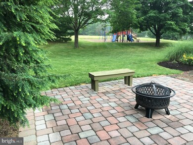 1467 Dayspring Dr, Allentown, PA 18106 - photo 6