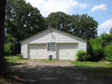 detached garage