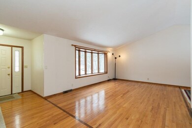 2600 Alpine Ct NE, Cedar Rapids, IA 52402 - photo 4