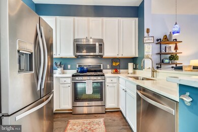 23082 Fontwell Square, Sterling, VA 20166 - photo 3