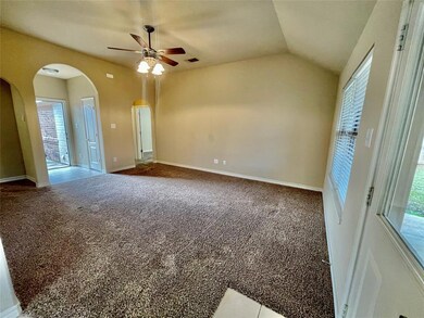 711 Rambling Ct, Granbury, TX 76049 - photo 4