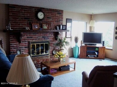 11-01-2014 House Listing photos 044