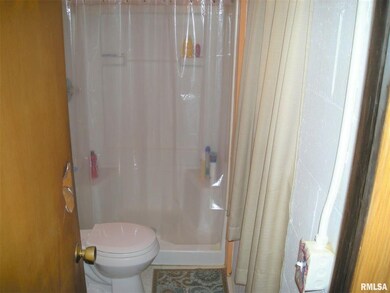 2702 W 71st St, Davenport, IA 52806 - photo 6