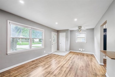 3925 55th St, Des Moines, IA 50310 - photo 3