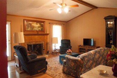 1218 Stonelake Dr, Cleburne, TX 76033 - photo 6