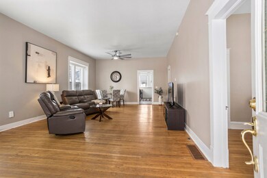 103 E Illinois St, Mansfield, IL 61854 - photo 2