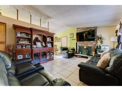 1540 SW Clara St, Troutdale, OR 97060 - photo 5