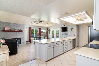 Open kitchen family room floor plan