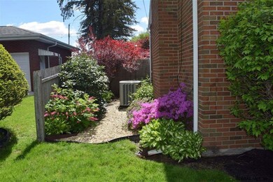 35 Swartson Ct, Albany, NY 12209 - photo 3