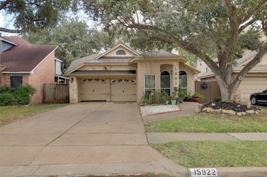 15922 Riverside Grove Dr, Houston, TX 77083 - photo 2