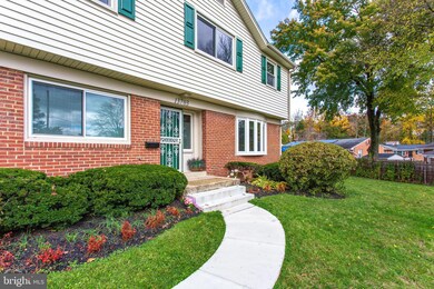 13703 Frankfort Ct, Rockville, MD 20853 - photo 3