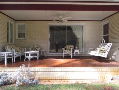 2323 Johnstown Rd Patio
