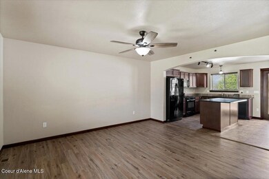 06-Living Room and Kitchen