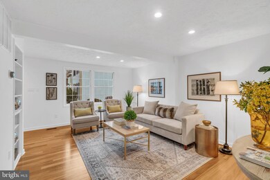 2040 Brooks Square Place, Falls Church, VA 22043 - photo 6