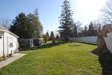 457 W Ann St, Whitewater, WI 53190 - photo 3