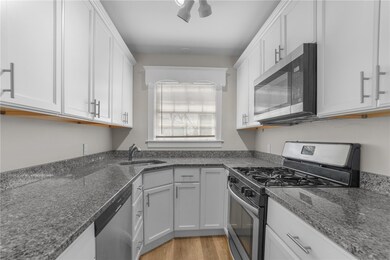 196 Wardlaw Ave, Providence, RI 02908 - photo 2