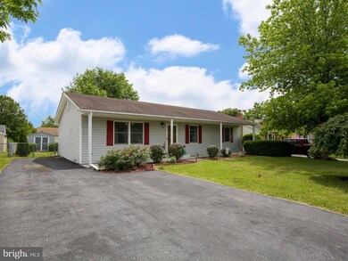 306 Chinkapin Dr, Stephens City, VA 22655 - photo 2