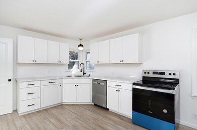1348 E Blaine St-7
