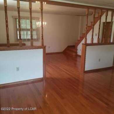 135 River St, Pittston, PA 18640 - photo 6