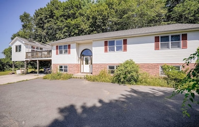 39 Valley Ln, Amherst, MA 01002 - photo 3