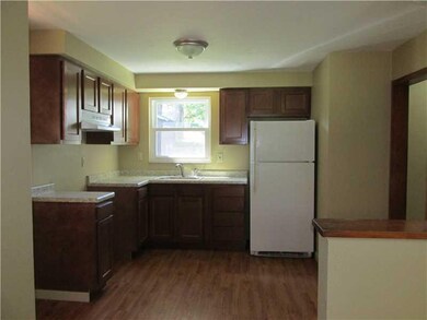 Kitchen. 11  x 10  Kitchen, brand new cabinets, co