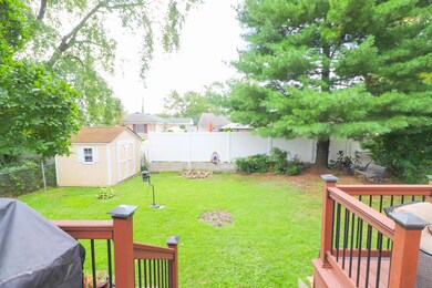 130 Malone Ave, Staten Island, NY 10306 - photo 4