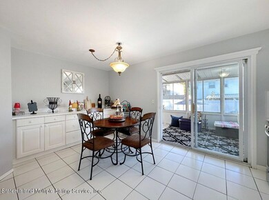 211 Alter Ave, Staten Island, NY 10305 - photo 4