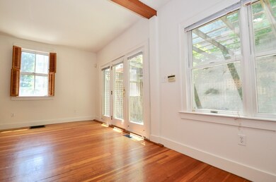 538 Green St unit 1, Cambridge, MA 02139 - photo 2