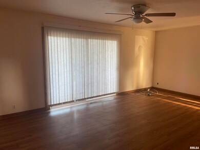 1527 14th St, Bettendorf, IA 52722 - photo 3