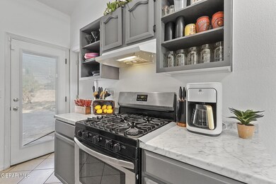 516 Lauren St, Horizon City, TX 79928 - photo 5