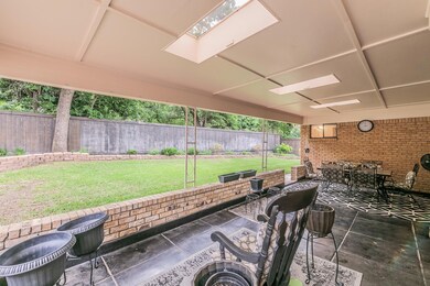 524 Oak Park Dr, Hurst, TX 76053 - photo 6