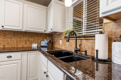 10_Kitchen_1800x1200_3543549