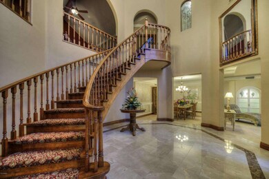 005_Foyer-Stairway