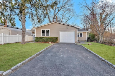 21 John Dr, Farmingville, NY 11738 - photo 3