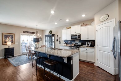 820 Foxdale Dr, Columbia, TN 38401 - photo 7