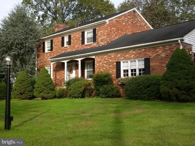 17817 Howe Dr, Olney, MD 20832 - photo 2