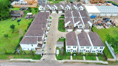 5413 Iconic Ln, Houston, TX 77091 - photo 2