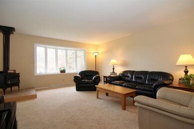 208 Hilltop Cir, Brooklyn, WI 53521 - photo 4