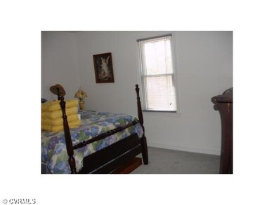Bedroom - Large Bedroom