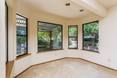 005_Breakfast Nook
