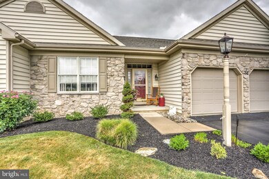 521 Spring Hollow Dr, New Holland, PA 17557 - photo 3