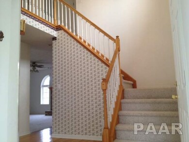 5327 N Castleberry Dr, Peoria, IL 61615 - photo 2