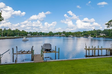 Two Docks, three boat lifts, 2 waverunner docks Ro