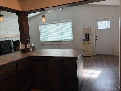 684 Jannie Ln, Loveland, OH 45140 - photo 3