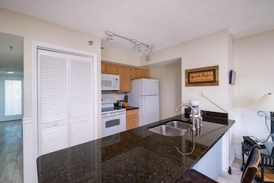 Ocean Pointe 2207