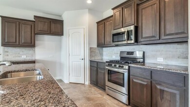 1712 Damascus Ct, Granbury, TX 76049 - photo 4