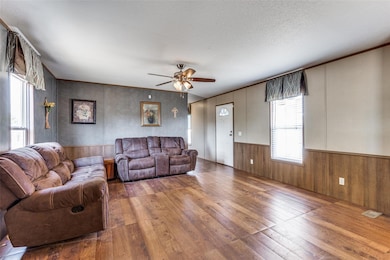 1504 Reef Dr, Azle, TX 76020 - photo 6