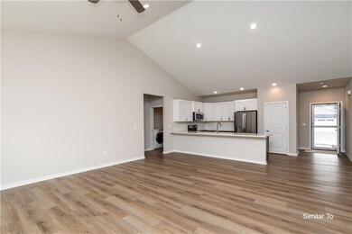 9816 Thorton Dr, Johnston, IA 50131 - photo 4