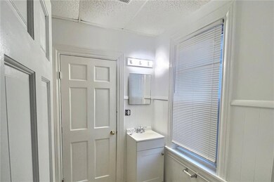 332 Bay View Ave unit 1, Providence, RI 02905 - photo 7